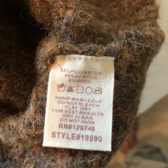 Olive green gold color v neck sweater - Picture 9 of 9